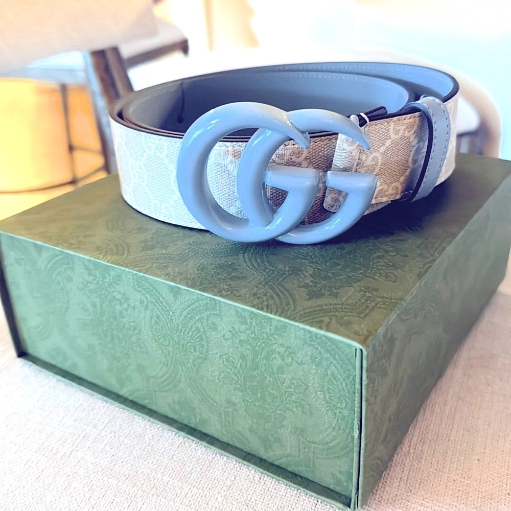 Gucci GG belt with blue buckle